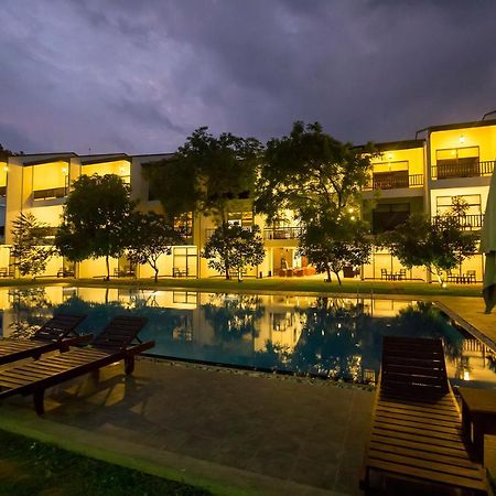 Grand Tamarind Lake Kataragama Bagian luar foto