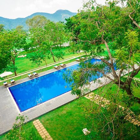 Grand Tamarind Lake Kataragama Bagian luar foto