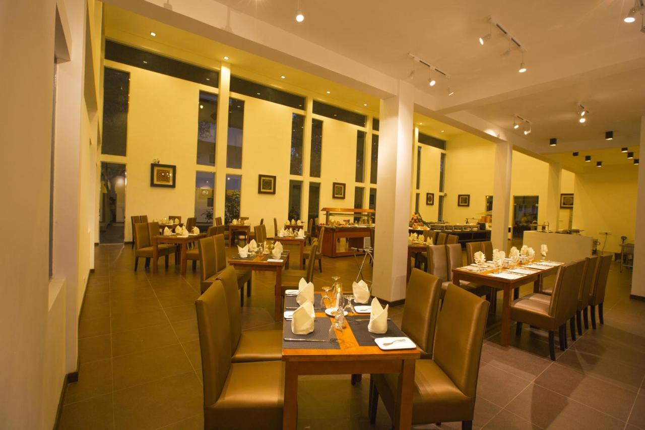 Grand Tamarind Lake Kataragama Bagian luar foto
