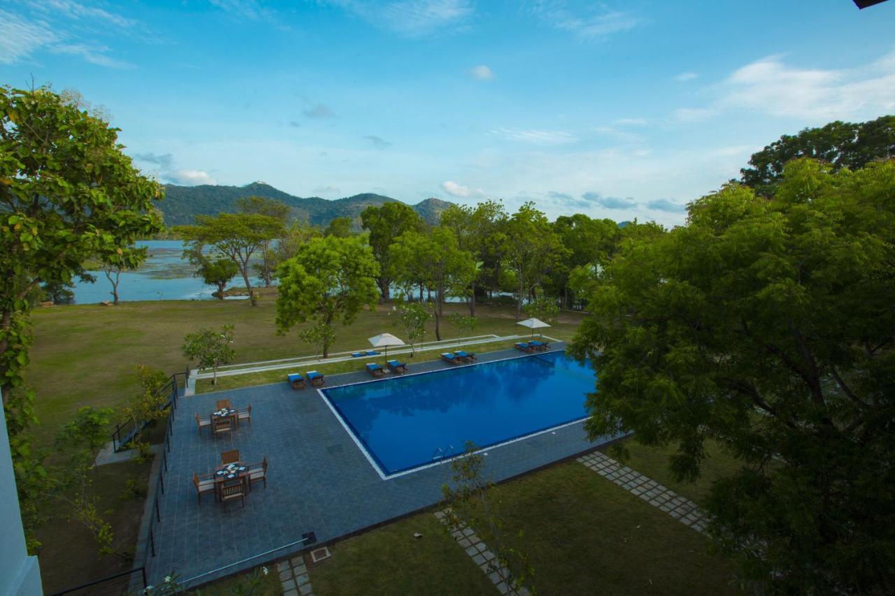 Grand Tamarind Lake Kataragama Bagian luar foto