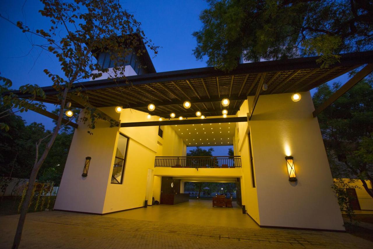 Grand Tamarind Lake Kataragama Bagian luar foto