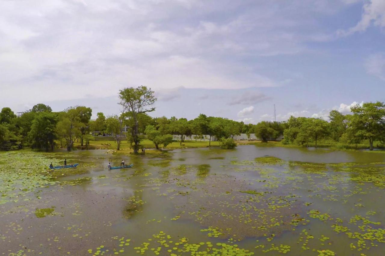 Grand Tamarind Lake Kataragama Bagian luar foto