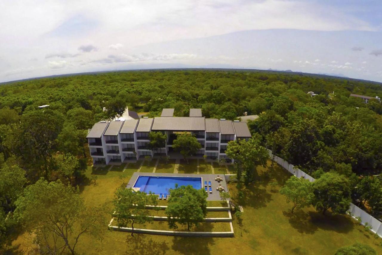 Grand Tamarind Lake Kataragama Bagian luar foto