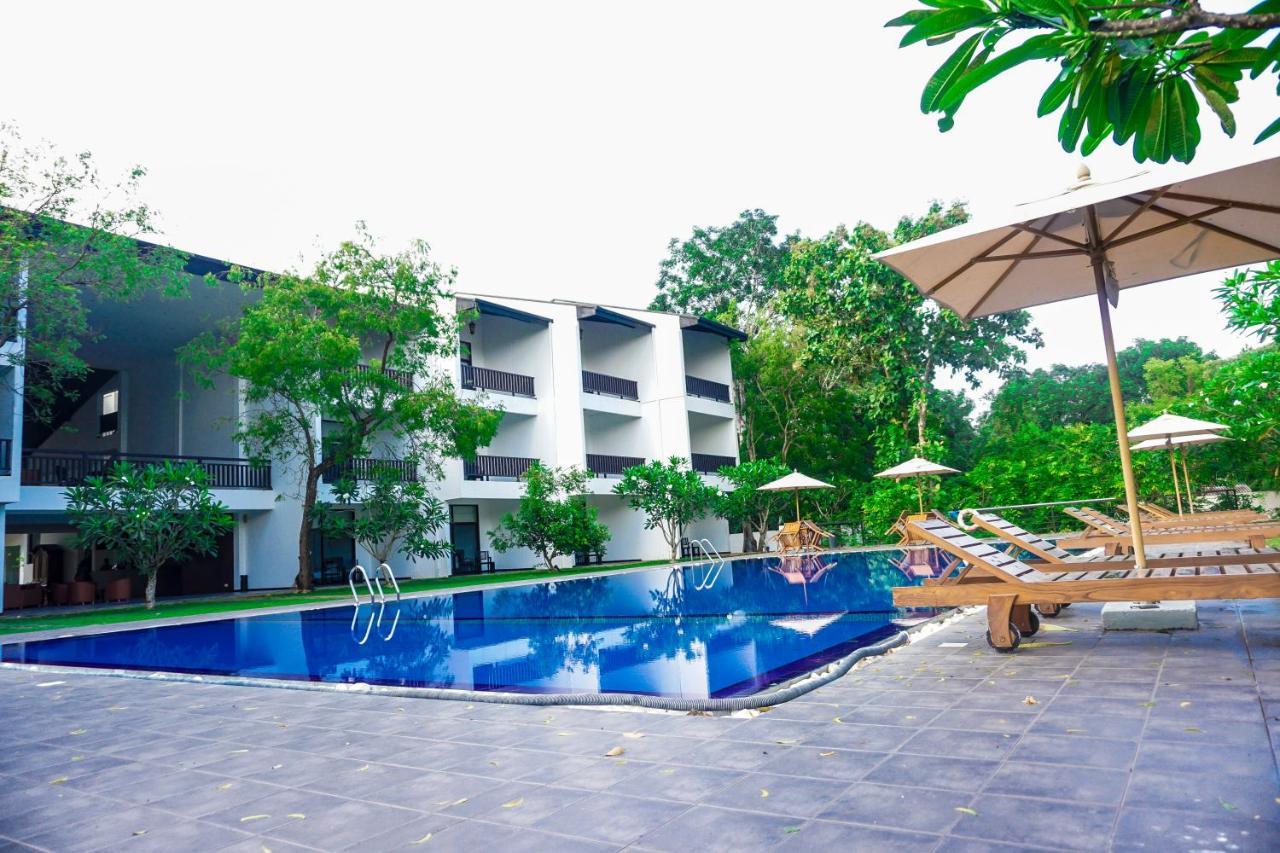 Grand Tamarind Lake Kataragama Bagian luar foto