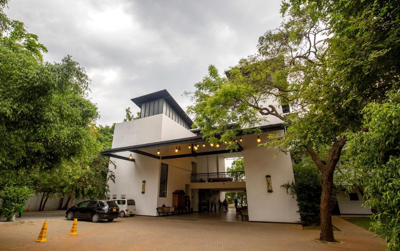 Grand Tamarind Lake Kataragama Bagian luar foto
